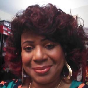 Meet your Posher, Connie